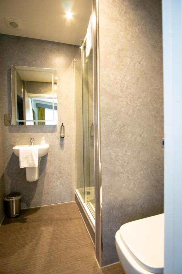 האברפורדווסט The County Hotel מראה חיצוני תמונה